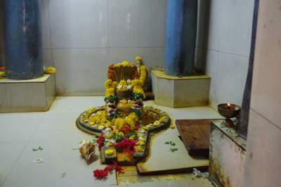 Shivlinga in Lavthaleshwar Temple